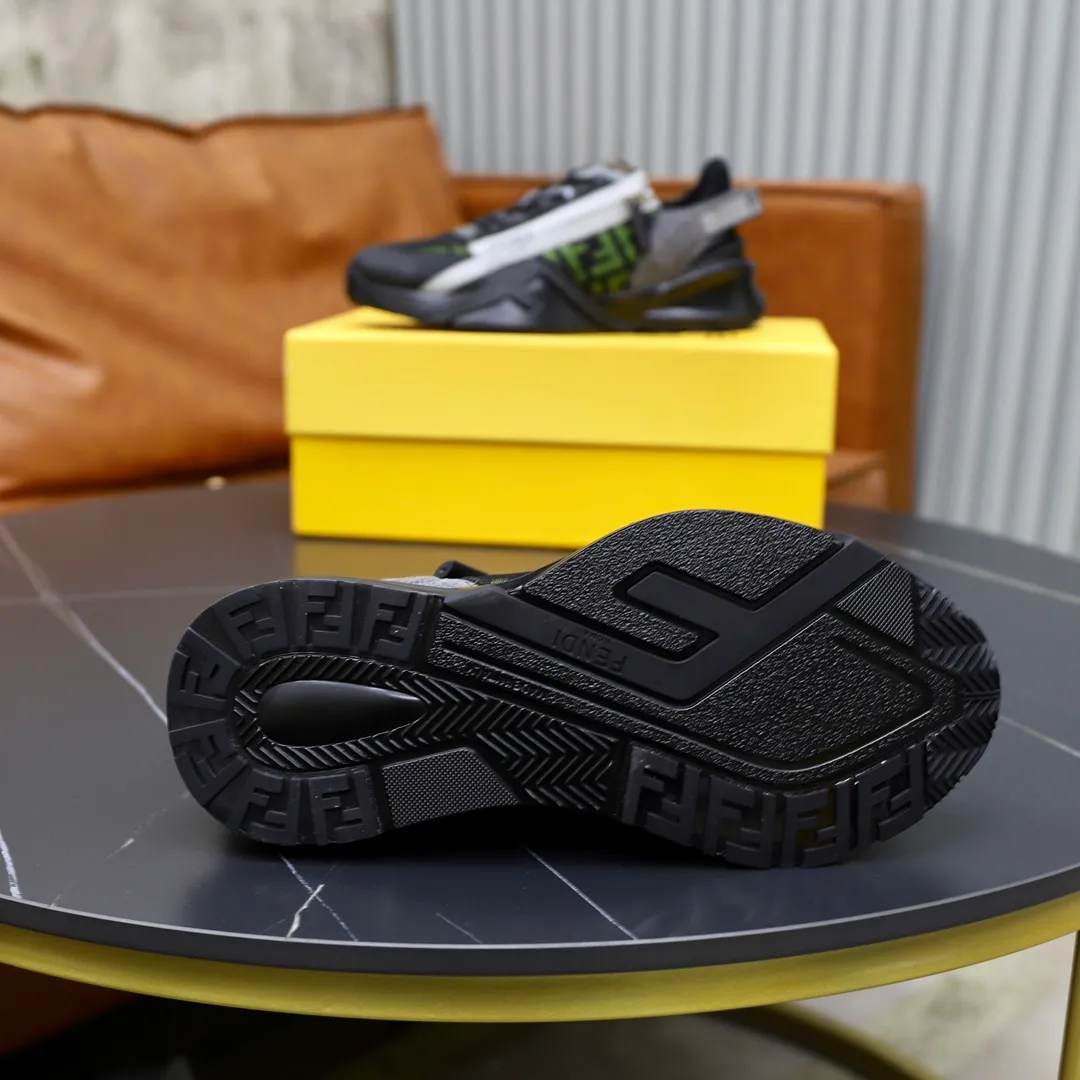 Men's shoes 280🔥 Brand: FENDI Size: 38-44 (45, 46 customized) Grade: Original quality High version Material: Imported cowhide stitching brand cloth ➕ High-quality and comfortable lining Original lightweight non-slip outsole Style category: Travel Fashion casual shoes Versatile trend